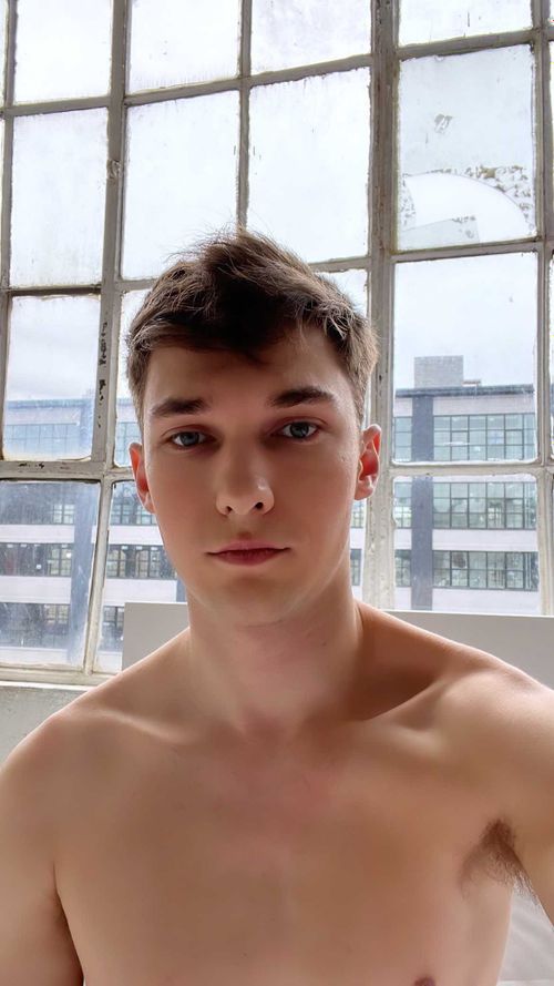 Art Bezrukavenko artiomboy33 OnlyFans