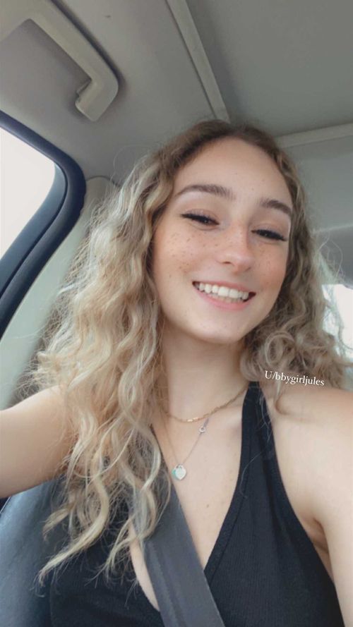 Jules bbygirljulesfree OnlyFans