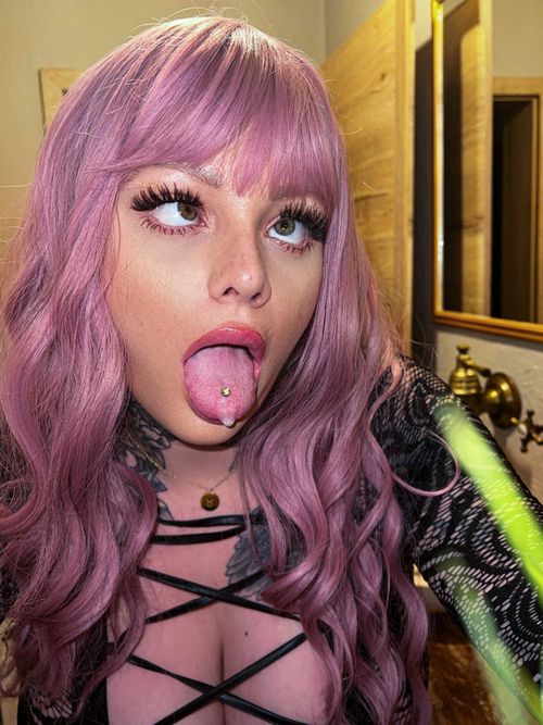 @kellypearlxo