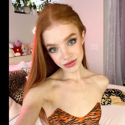 EkahLove cheekseeks OnlyFans
