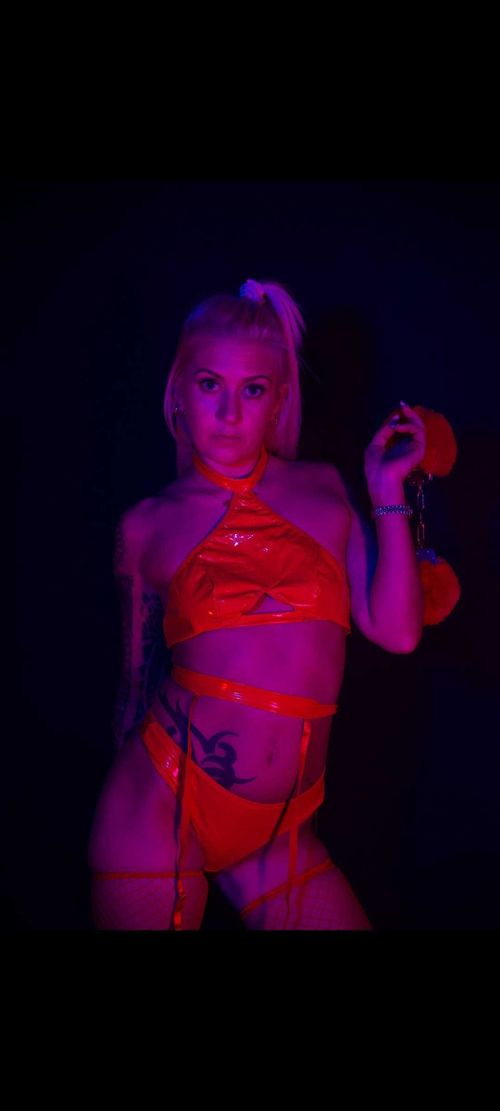 AUSSIE BIG BOOTY BLONDE 1% - bambibabe99 OnlyFans