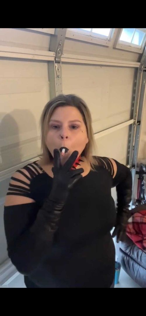 Smoking Mistress Smokingmistresslex Onlyfans